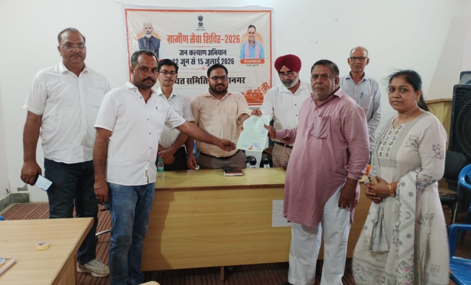 ग्रामीण सेवा शिविर में हाथोहाथ मिल रही है राहत