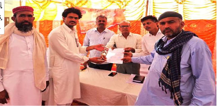 आवासीय भूखण्ड का पट्टा पाकर साकार हुआ सुमार खान का वर्षों पुराना सपना