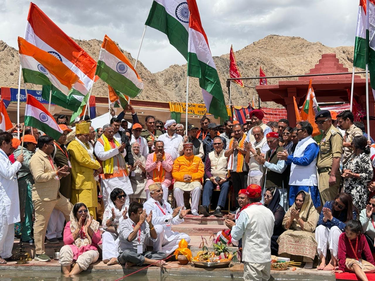 *सिंधु तट पर जुटा लघु भारत*   *सिंधु कुंभ बना राष्ट्रीय एकता का विराट मंच*