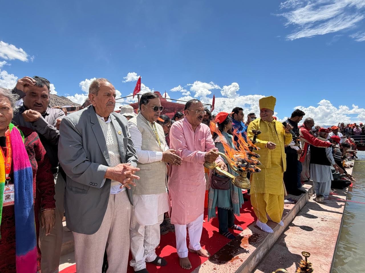 *राजस्थान विधानसभाध्यक्ष वासुदेव देवनानी ने प्रथम सिंधु कुंभ में की सिंधु नदी एवं भगवान झूलेलाल की पूजा-अर्चना*