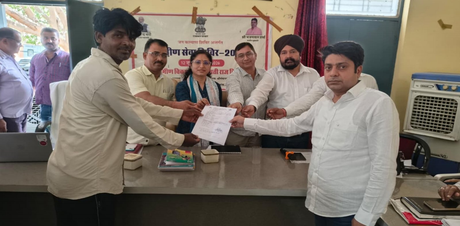 अनूपगढ के जेठाराम और चंदूराम को मिले स्वामित्व योजना के तहत पट्टे