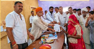 एक पट्टे ने बदली जिंदगी, संघर्ष को मिला सम्मान