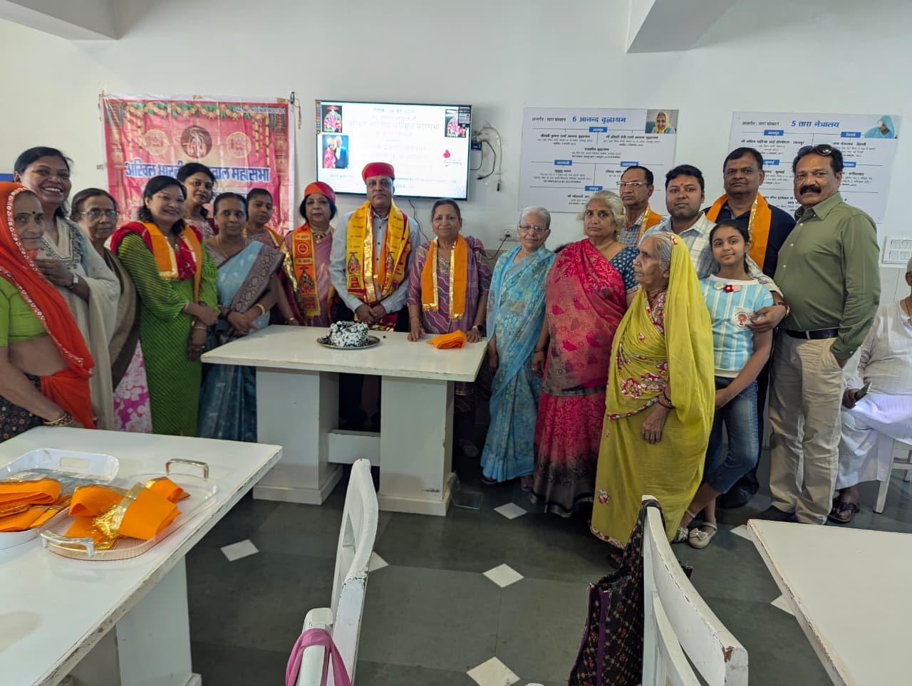 सेवा और संस्कार के साथ मनाया विशेष दिन, वृद्धजनों की मुस्कान बनी वर्षगांठ की सबसे बड़ी सौगात
