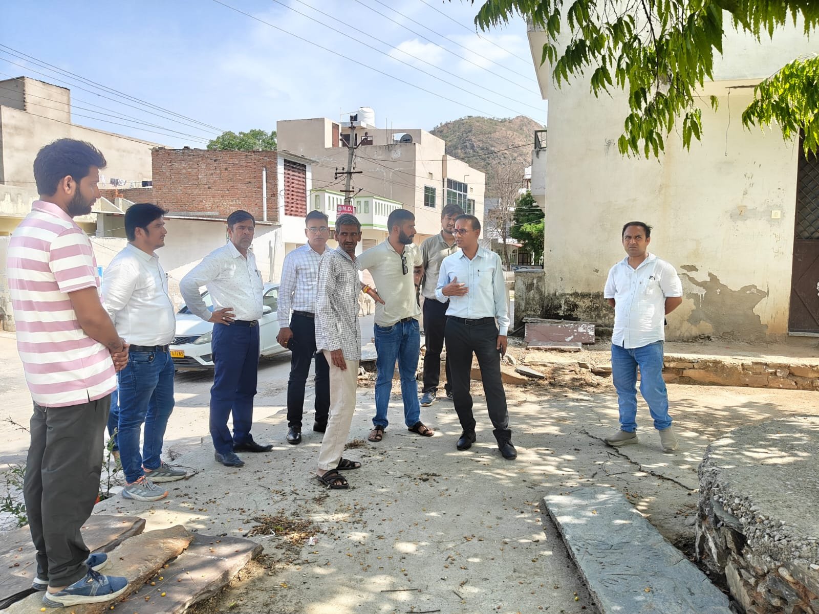 अतिरिक्त आयुक्त एवं शासन सचिव ने किया ग्राम पंचायत बड़ी का निरीक्षण