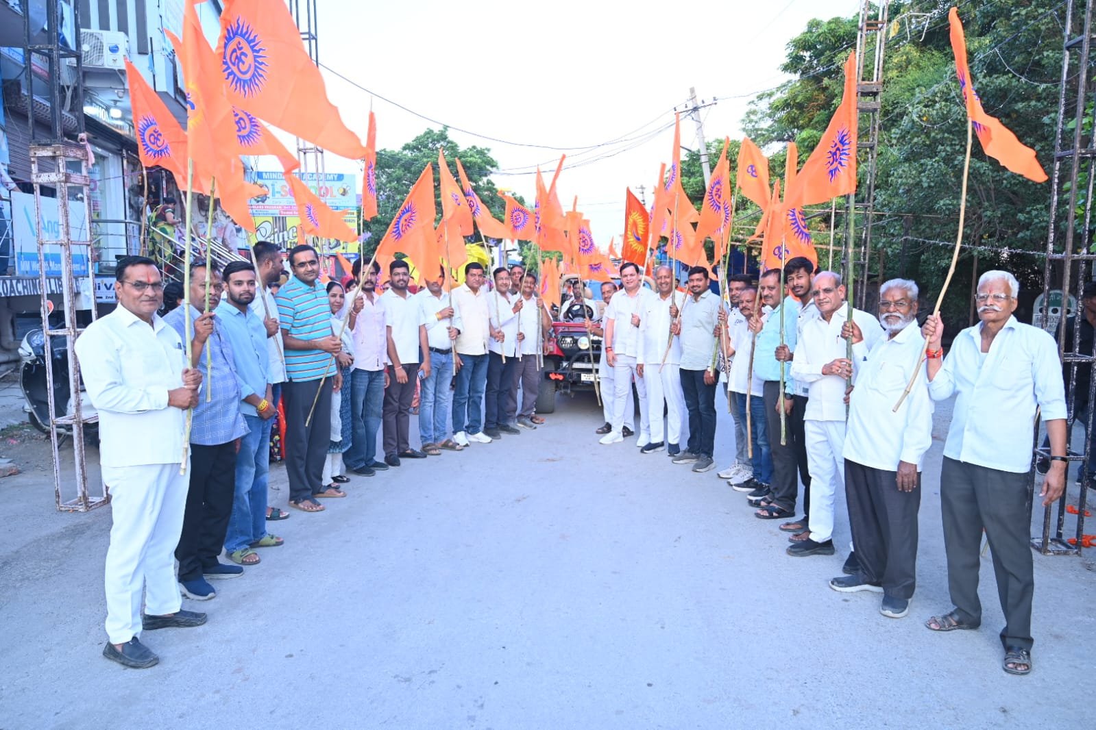 भगवा वाहन महारैली के माध्यम से किया कल्याण महाकुंभ का जनजागरण