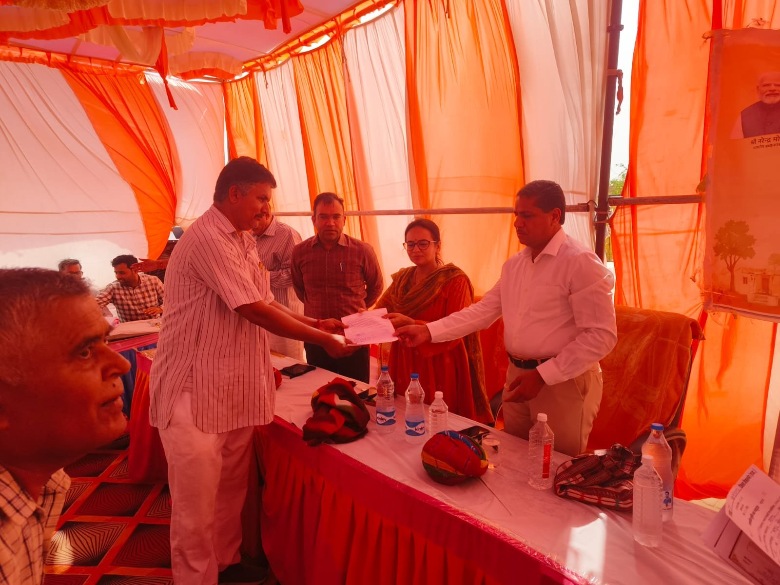 जिला प्रभारी सचिव एवं जिला कलक्टर ने ग्रामीण सेवा शिविर सांगड़ का किया निरीक्षण