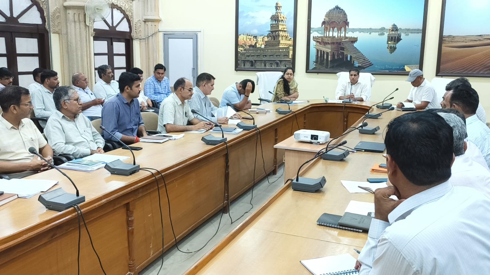 ग्रामीण एवं शहरी सेवा शिविर-2026 को जनकल्याण का प्रभावी माध्यम बनाएं दृ जिला प्रभारी सचिव