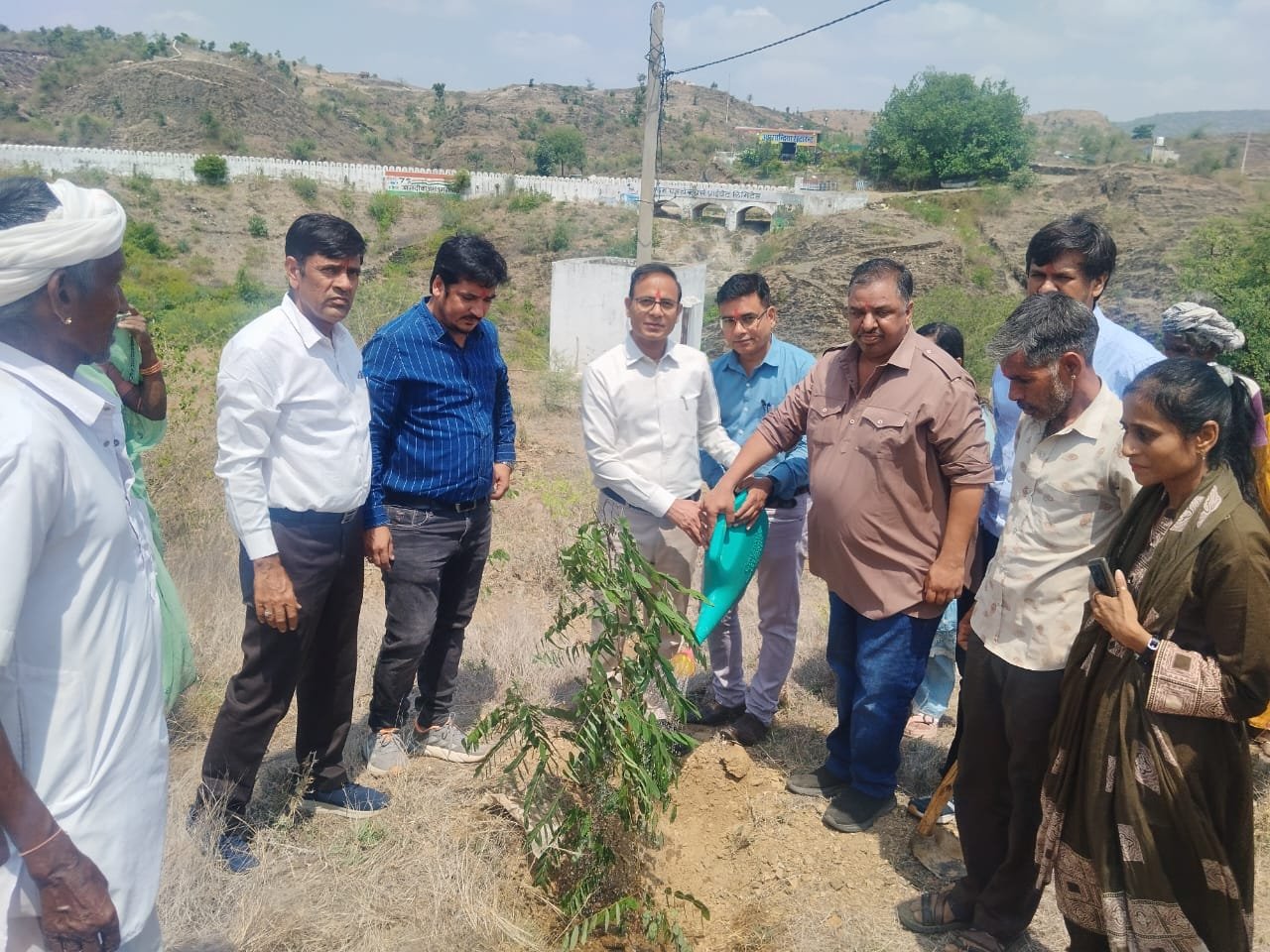 ग्रामीण विकास विभाग अतिरिक्त आयुक्त ने किया कठार ग्राम पंचायत का निरीक्षण