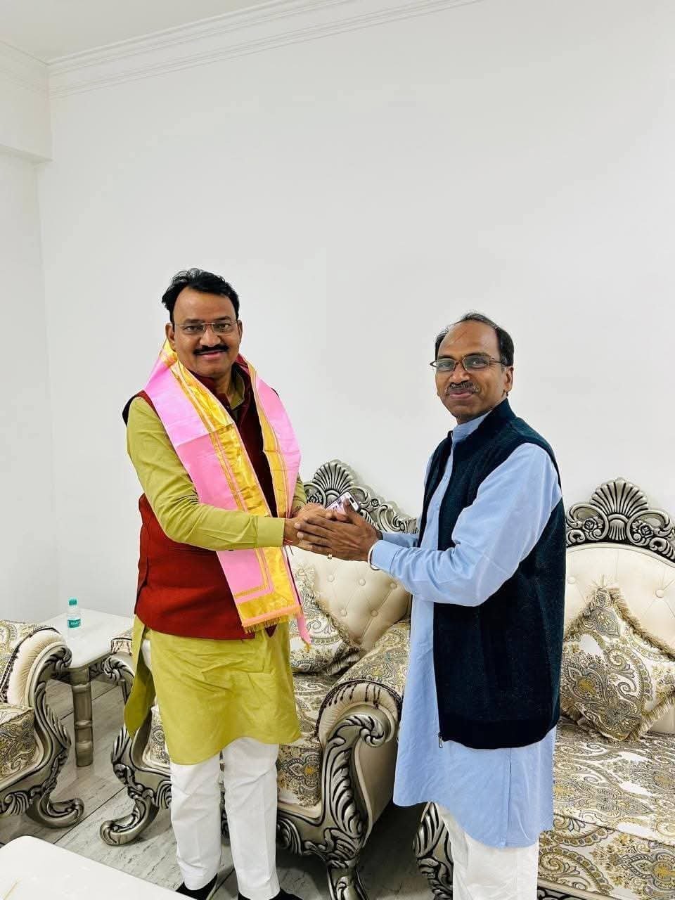 पांचवीं अनुसूची व अनुसूचित क्षेत्र में आरक्षण को लेकर सांसद डॉ रावत ने डिप्टी सीएम डॉ प्रेमचंद बैरवा से की विस्तृत चर्चा