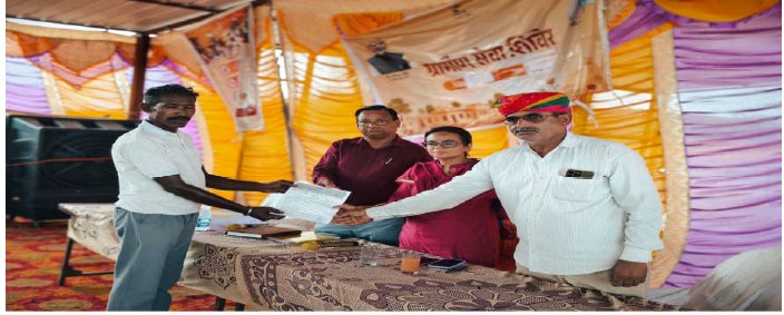 सरदारसिंह की ढाणी में पदमाराम व गोमाराम को मिला आवासीय भूखण्ड का पट्टा, वर्षों का सपना हुआ साकार
