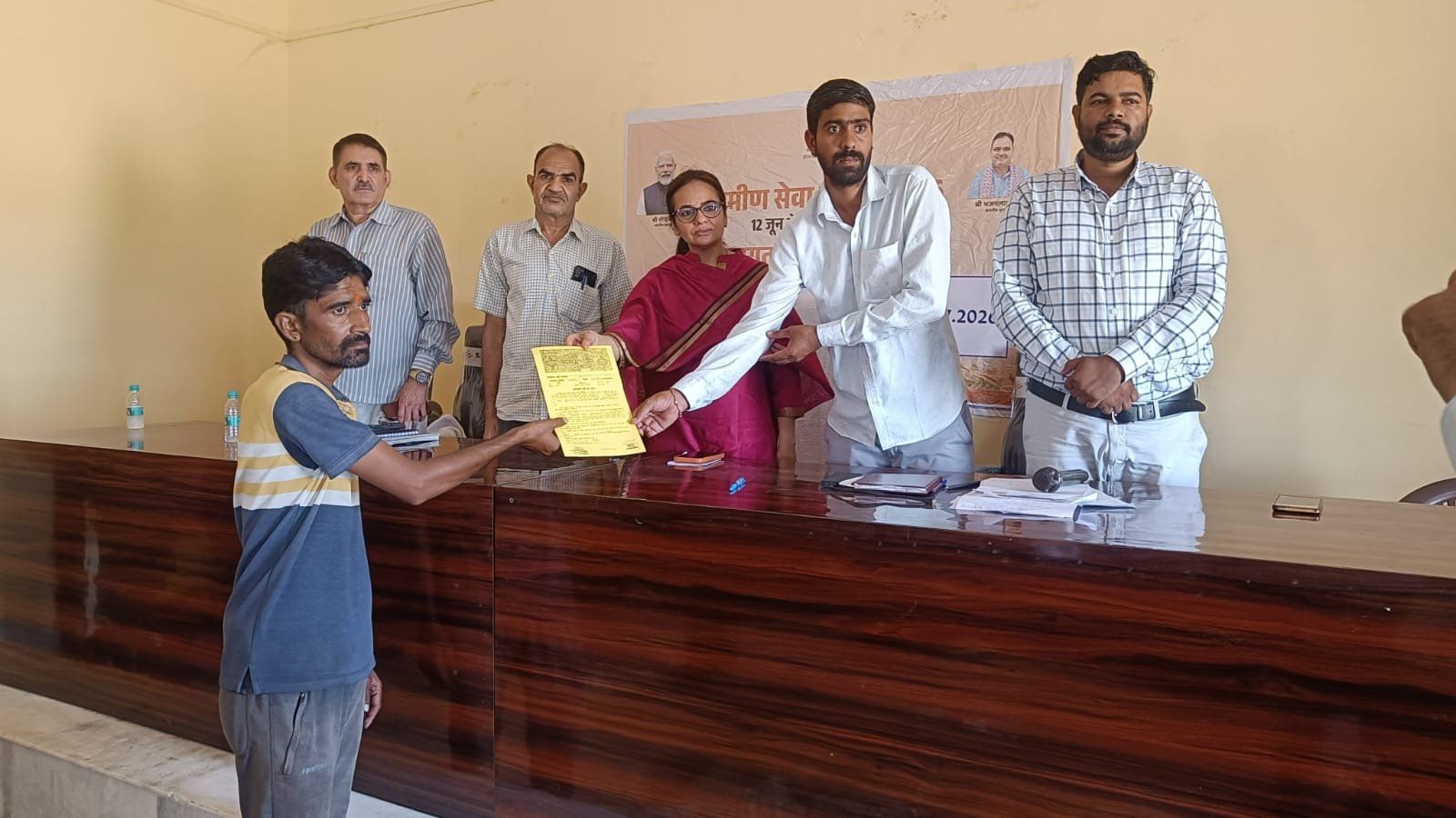 जिला कलक्टर ने ब्रह्मसर एवं मूलसागर ग्रामीण सेवा शिविरों का किया निरीक्षण