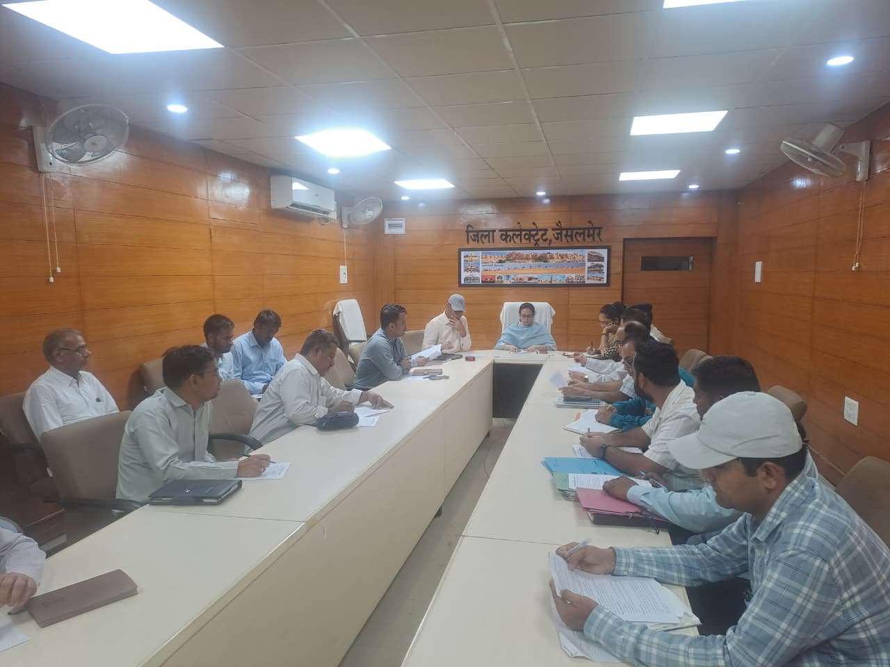 बाढ़ एवं जल भराव से बचाव के लिए विभाग संसाधनों को रखें अपडेट, बचाव के लिए पूर्व तैयारी रखें- जिला कलक्टर
