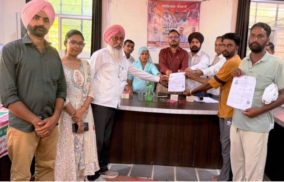 ग्रामीणों को सेवा शिविर में मिल रहा है योजनाओं का लाभ