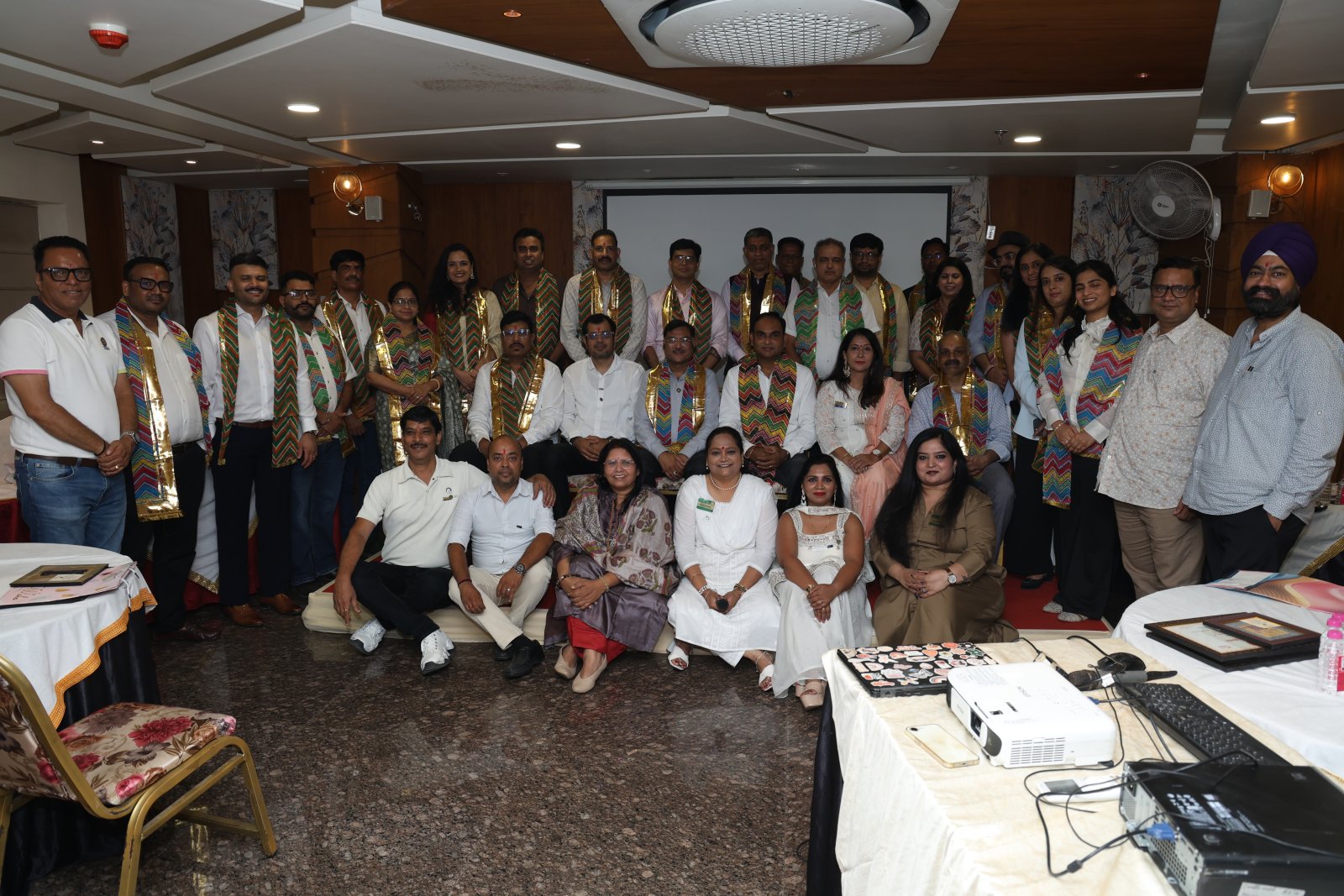 चिकित्सकों और सीए का हुआ अभिनंदन, रोटरी क्लब उदय ने उत्कृष्ट सेवाओं को किया सम्मानित