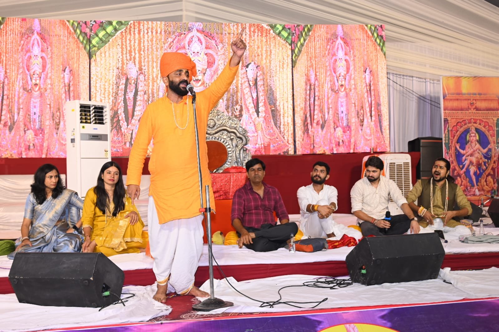ठाकुर श्री कल्ला जी के श्रीनाथ स्वरूप के मनभावन श्रृगांर ओर 56 भोग की झांकी ने भक्तो का मन मोहा