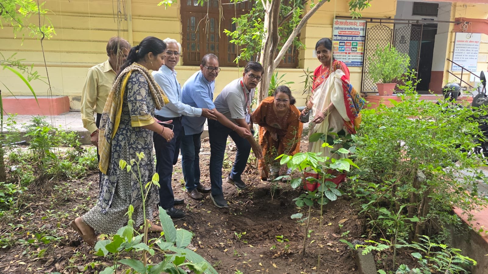 अणुव्रत के 11 नियमों के साथ बच्चों ने लिया पर्यावरण संरक्षण का संकल्प, पौधारोपण कर दिया हरियाली का संदेश