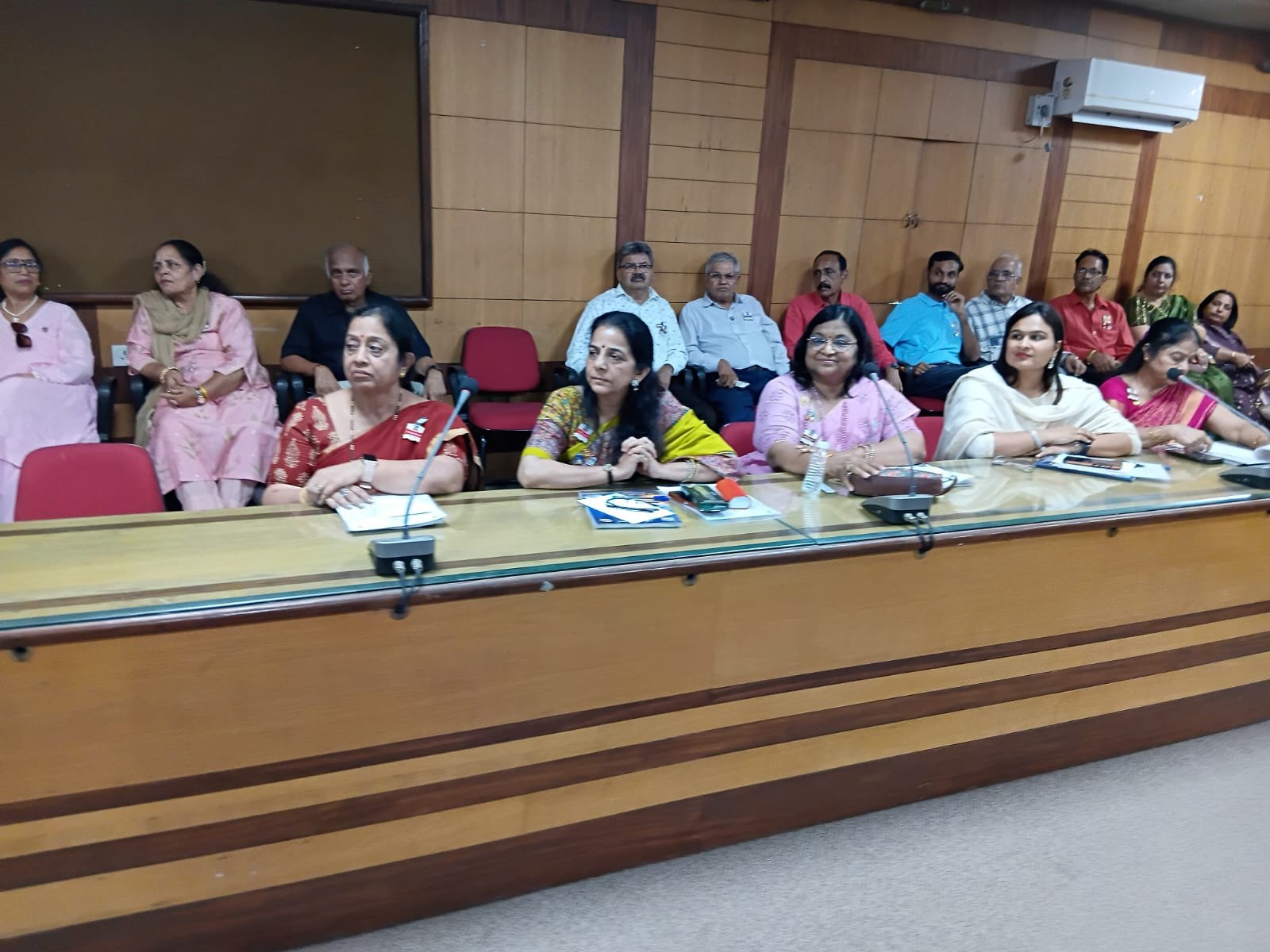 सशक्त नेतृत्व और प्रभावी सेवा कार्यों का दिया मंत्र, लायंस प्रांत 3233 ई-2 के पदाधिकारियों का पीएसटी स्कूलिंग सम्पन्न