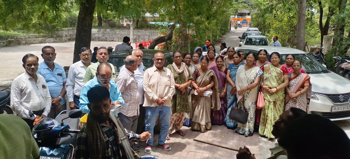 डिजायर पद्धति से ट्रान्सफर के विरोध में ढोल बजाओ - नींद उड़ाओ आन्दोलन शुरू