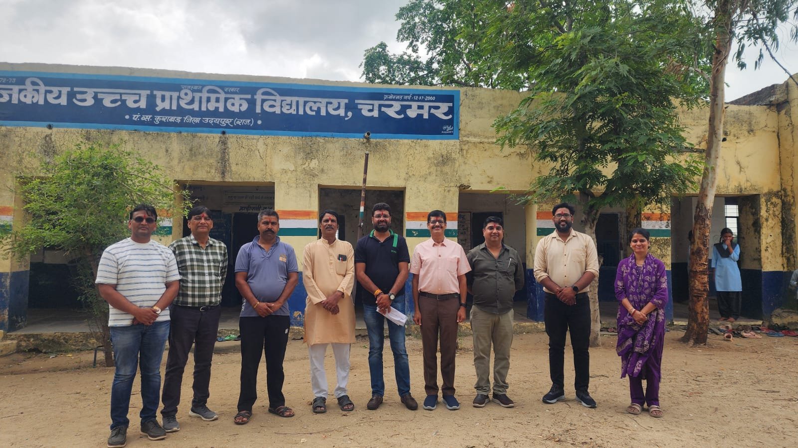 लायंस क्लब अशोका ने 66 जरूरतमंद विद्यार्थियों को वितरित की स्टेशनरी सामग्री
