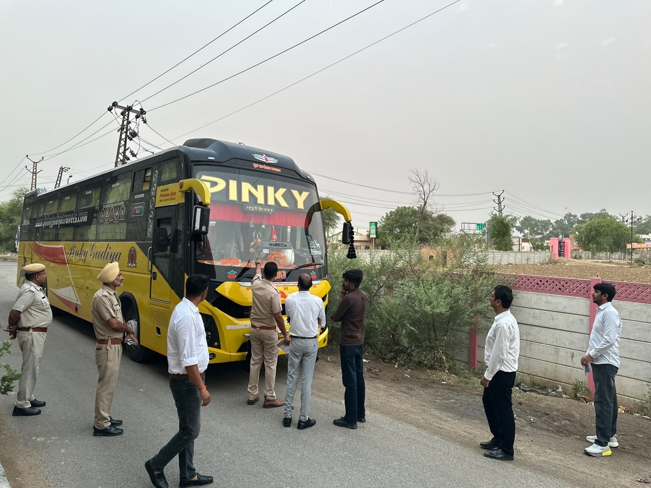 सुरक्षा मानकों में लापरवाही पर एडीजे की निगरानी में परिवहन विभाग की स्लीपर बसों पर कार्यवाही