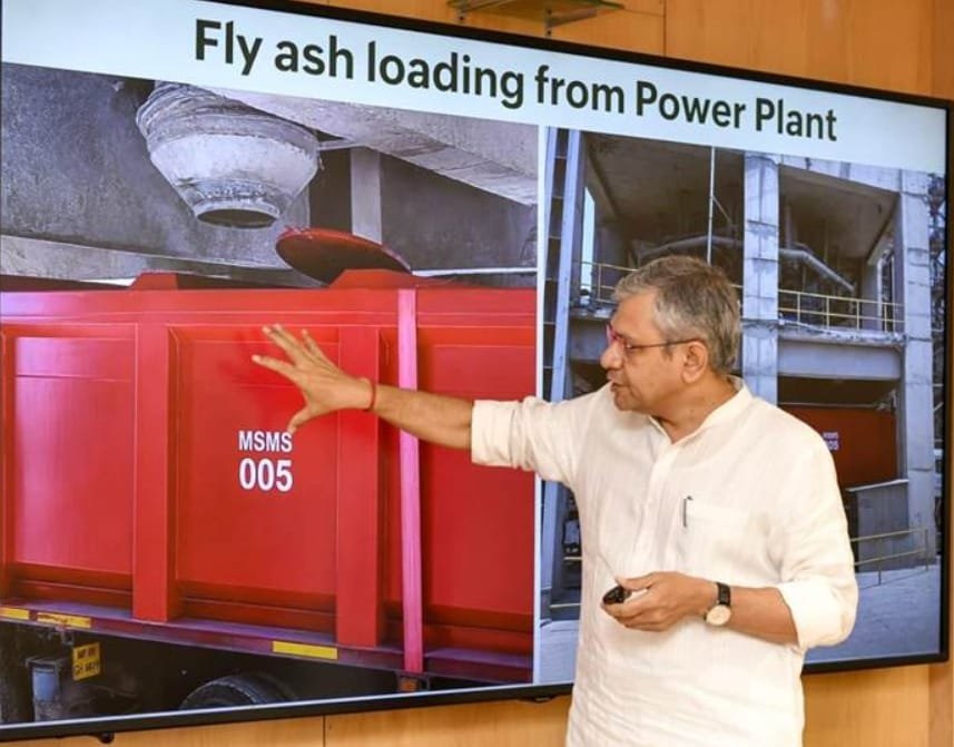 रेल मंत्री अश्विनी वैष्णव ने भारत के माल ढुलाई संचालन को मजबूत करने के लिए ‘‘रिफॉर्म एक्सप्रेस’’ के तहत आठ और संरचनात्मक सुधारों की घोषणा की