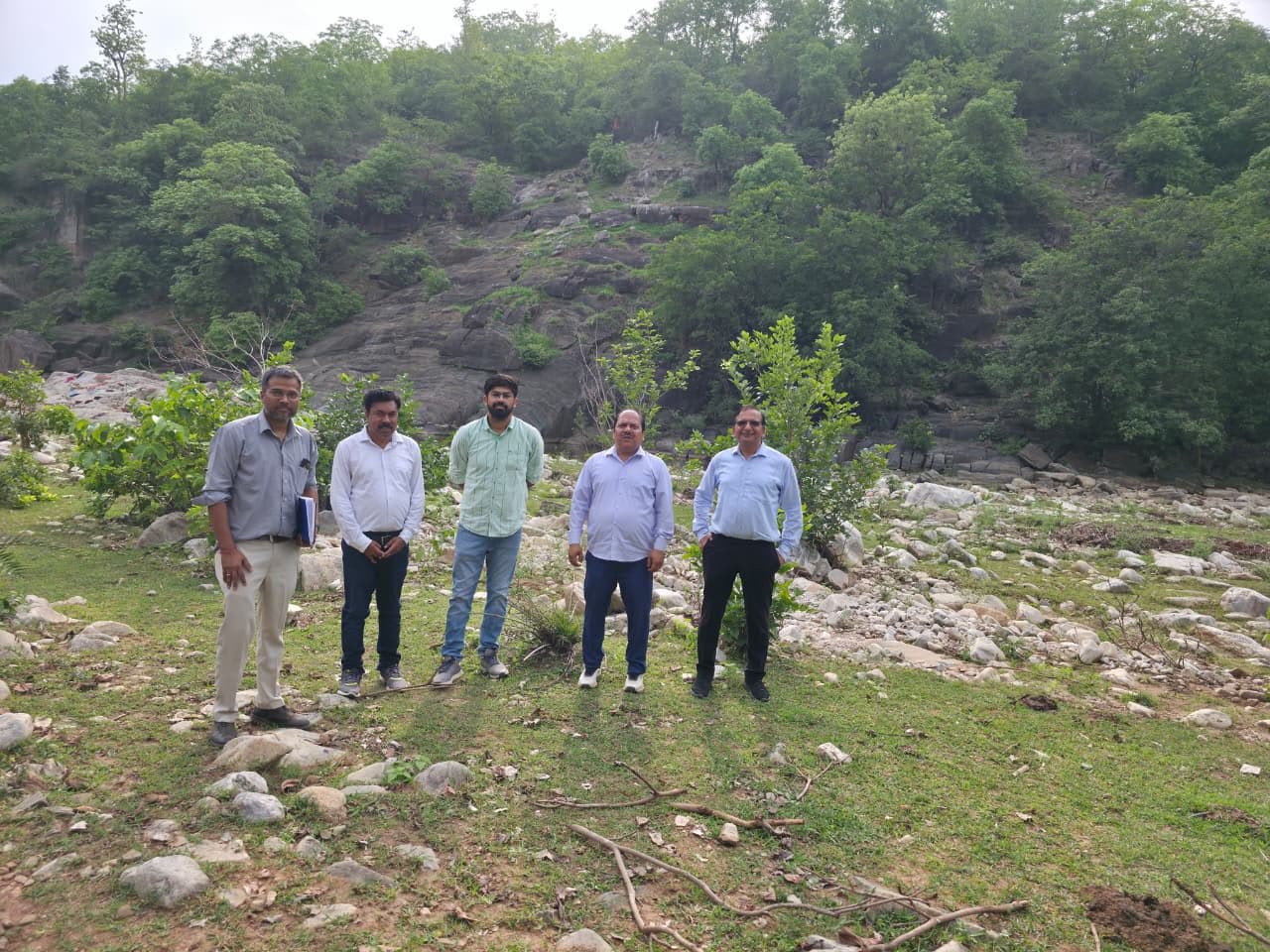 अतिरिक्त मुख्य अभियंता ने किया देवास चतुर्थ बांध एवं सुरंग परियोजना का निरीक्षण