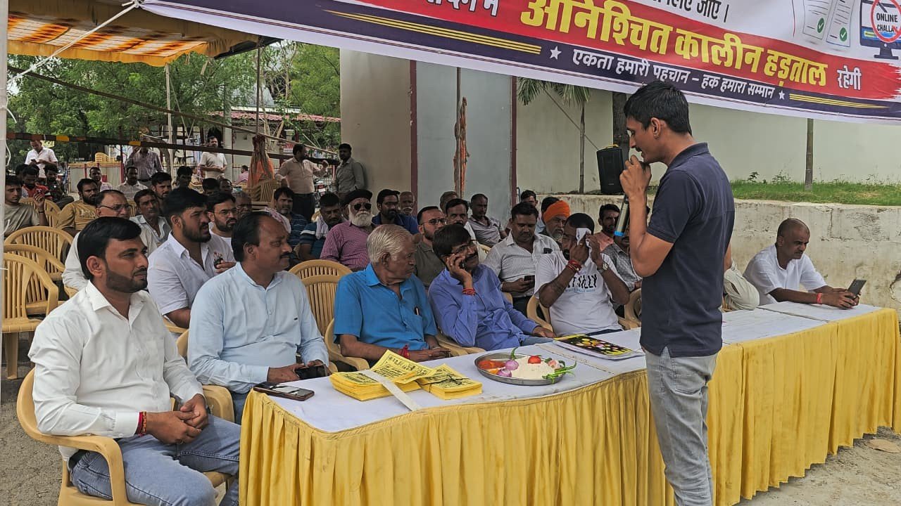 VLTD GPS, परमिट एवं फिटनेस समस्याओं के समाधान की मांग को लेकर प्रदेशव्यापी चक्का जाम आंदोलन हुआ और तेज
