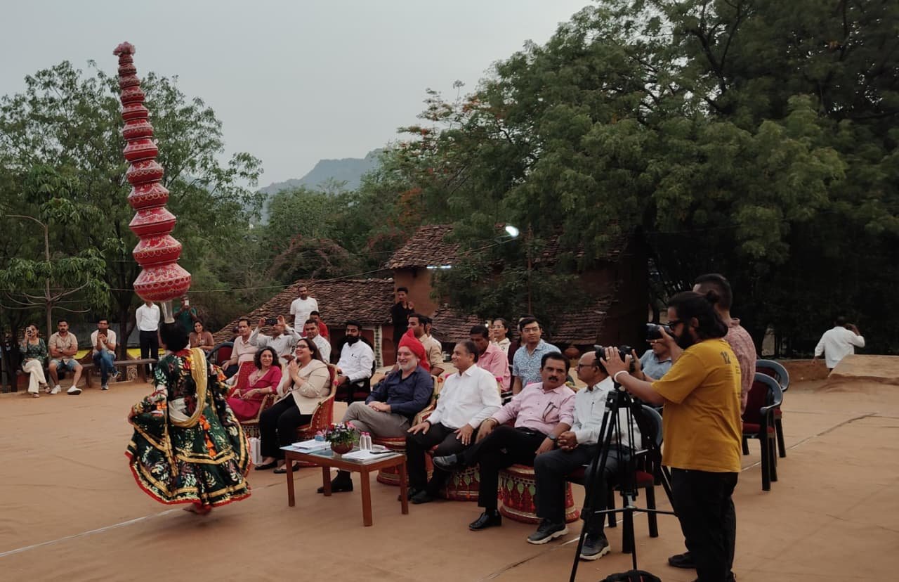 ऑस्ट्रेलिया के महावाणिज्य दूत ने किया शिल्पग्राम का भ्रमण