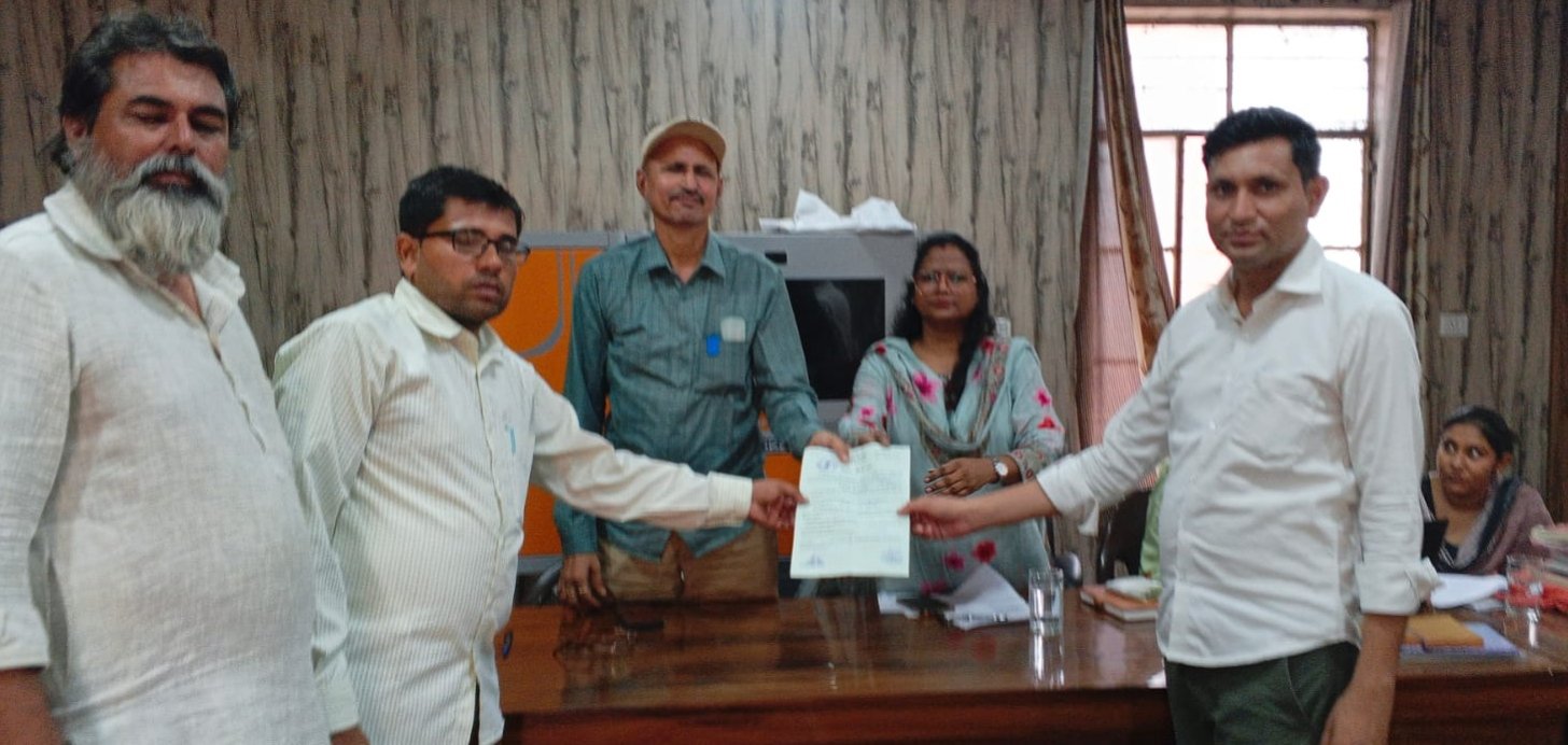 ग्रामीण सेवा शिविर में मिला आवासीय पट्टे का लाभ, जताया सरकार का आभार