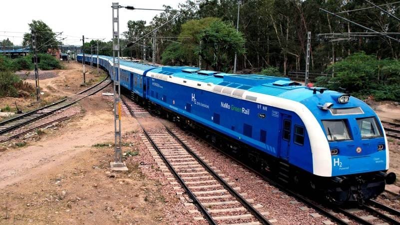 3,000 लीटर डीज़ल के धुएँ की जगह केवल जलवाष्प का उत्सर्जन