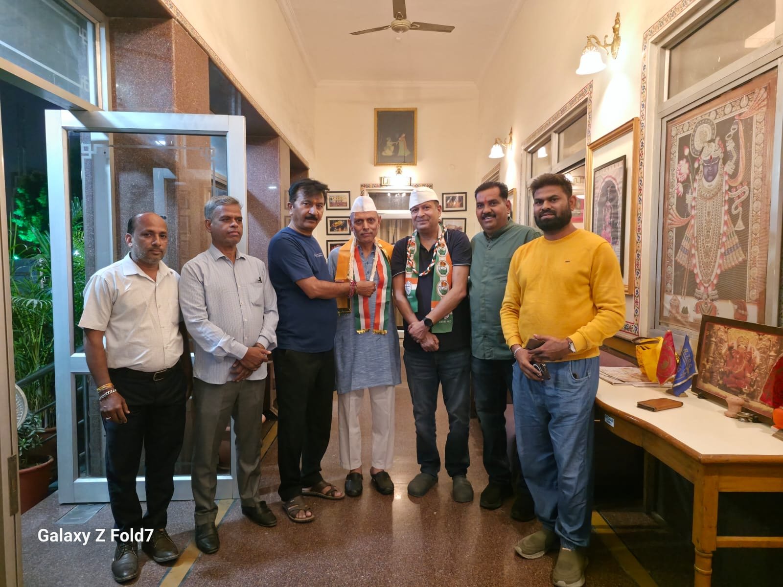 श्याम सुंदर जोशी का उदयपुर आगमन पर गांधीवादी परंपरा के साथ स्वागत