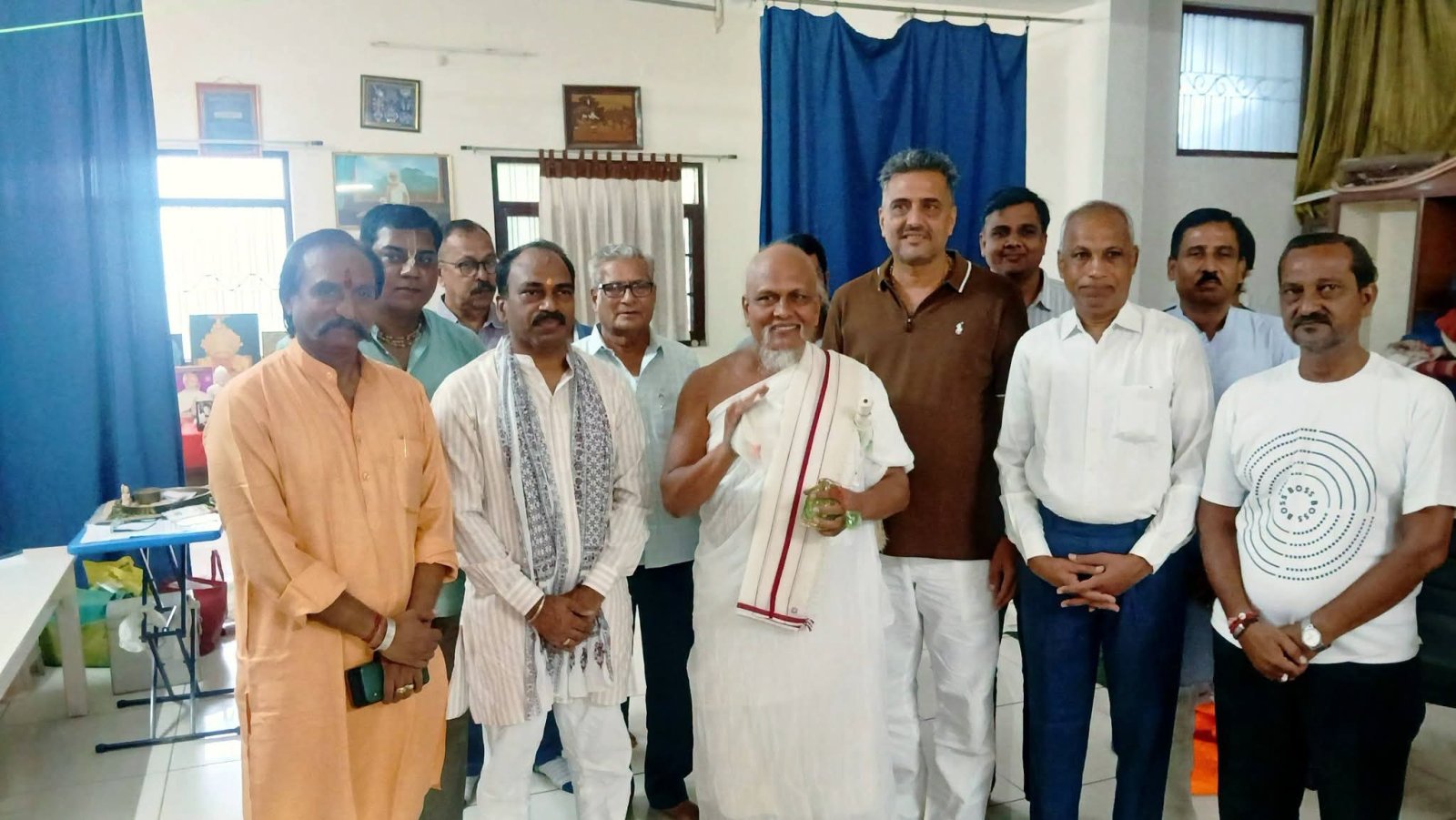 संत डॉ मुक्ति सागर सुरेश्वर महाराज ने किया सांसद स्वदेशी मेले के कार्यालय का शुभारंभ