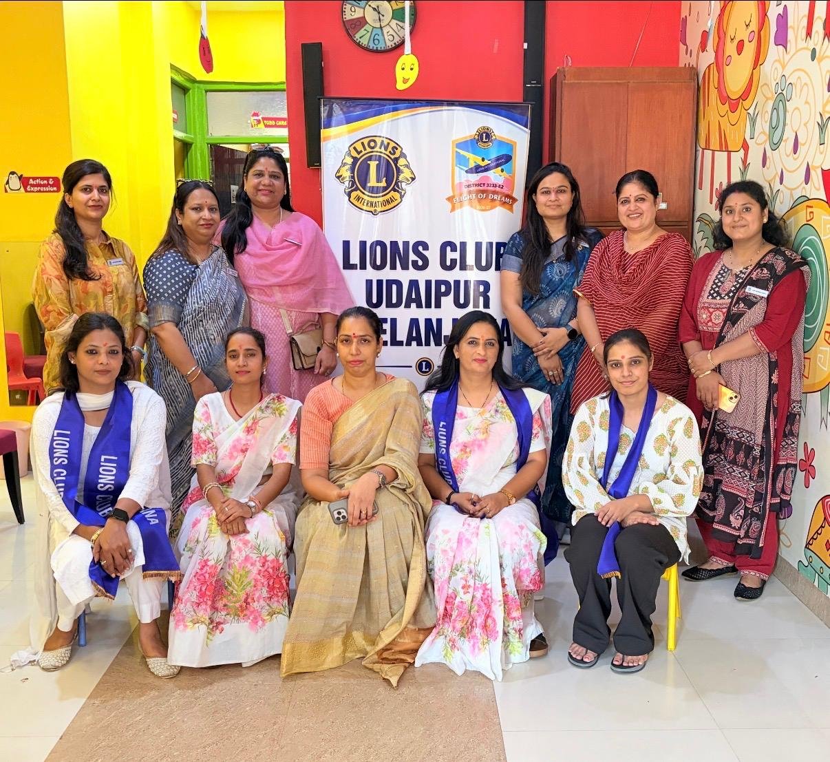 लायंस क्लब नीलांजना द्वारा विद्यालयों में संस्कार एवं गुरु सम्मान कार्यक्रम आयोजित