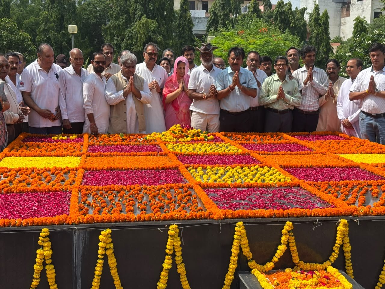 Tributes Paid to Former Rajasthan Chief Minister Mohanlal Sukhadia on Birth Anniversary
