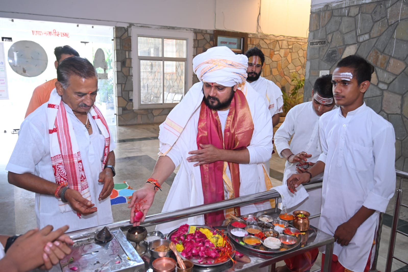 विश्व शांति और मानव कल्याण का मार्ग है योग : स्वामी सुदर्शनाचार्य महाराज