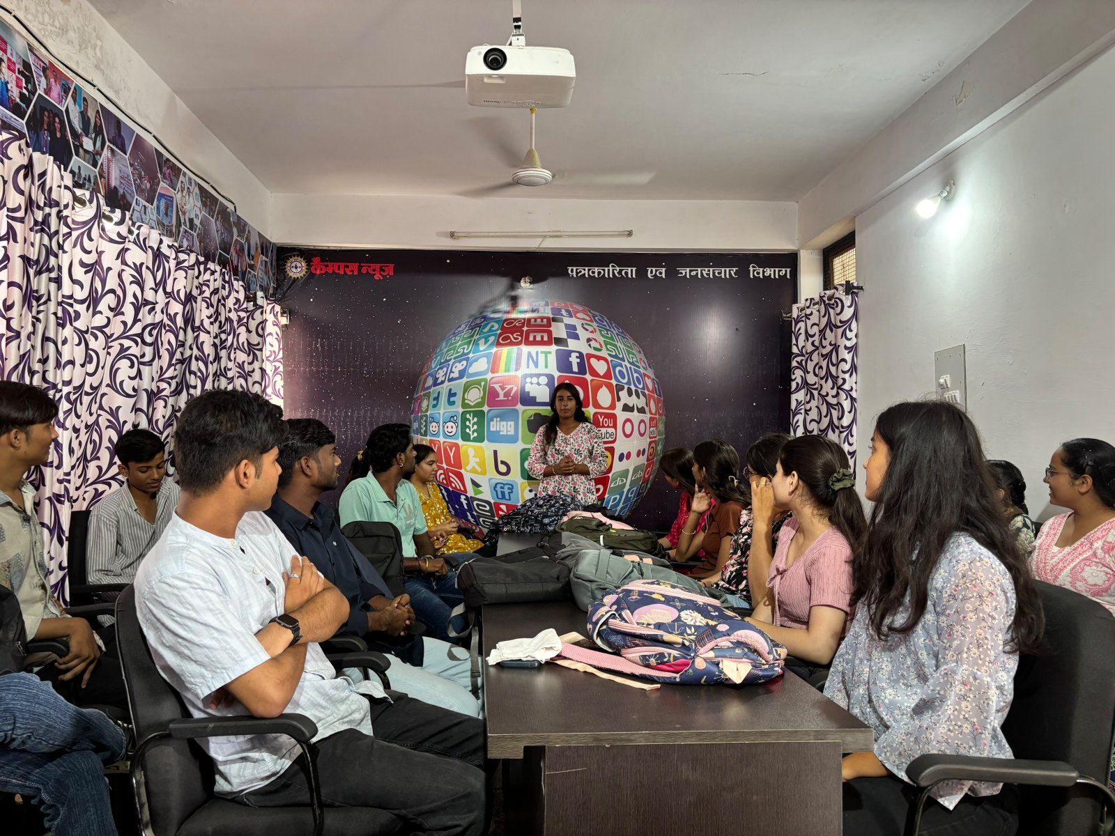 Google or Guru? Student Dialogue Explores Knowledge in the Digital Age