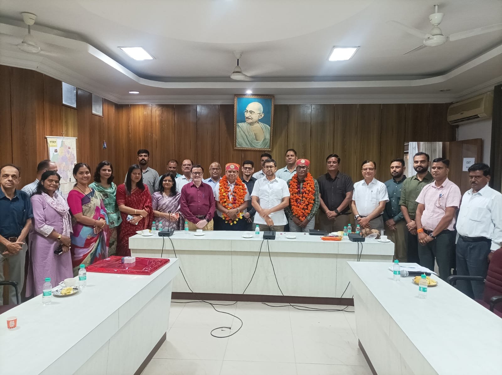 आबकारी आयुक्त ने दी शुभकामनाएं