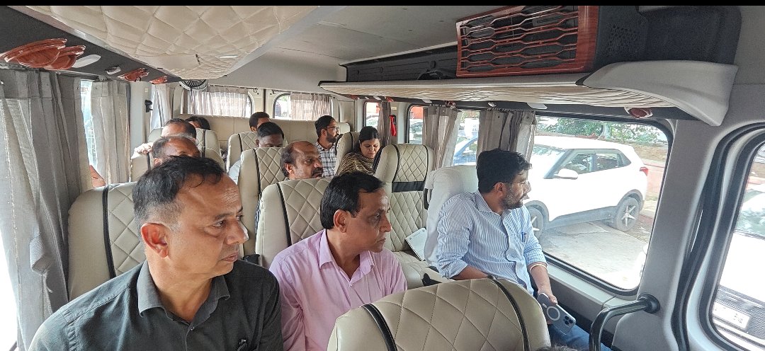 बस में निकले निगम आयुक्त, अतिक्रमण और गंदगी पर चला सख्ती का अभियान