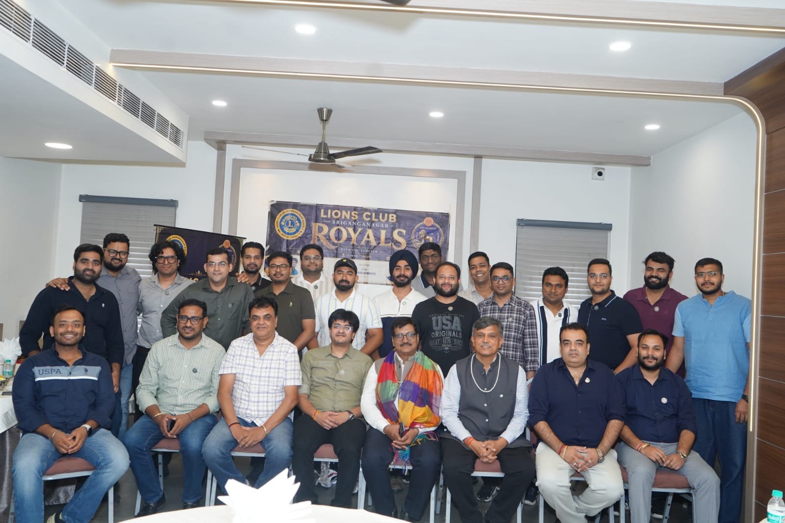 लायंस क्लब रॉयल्स की मासिक बैठक में सेवा कार्यों पर चर्चा, नए सदस्यों और पूर्व प्रांतपालों का स्वागत एवं अभिनंदन