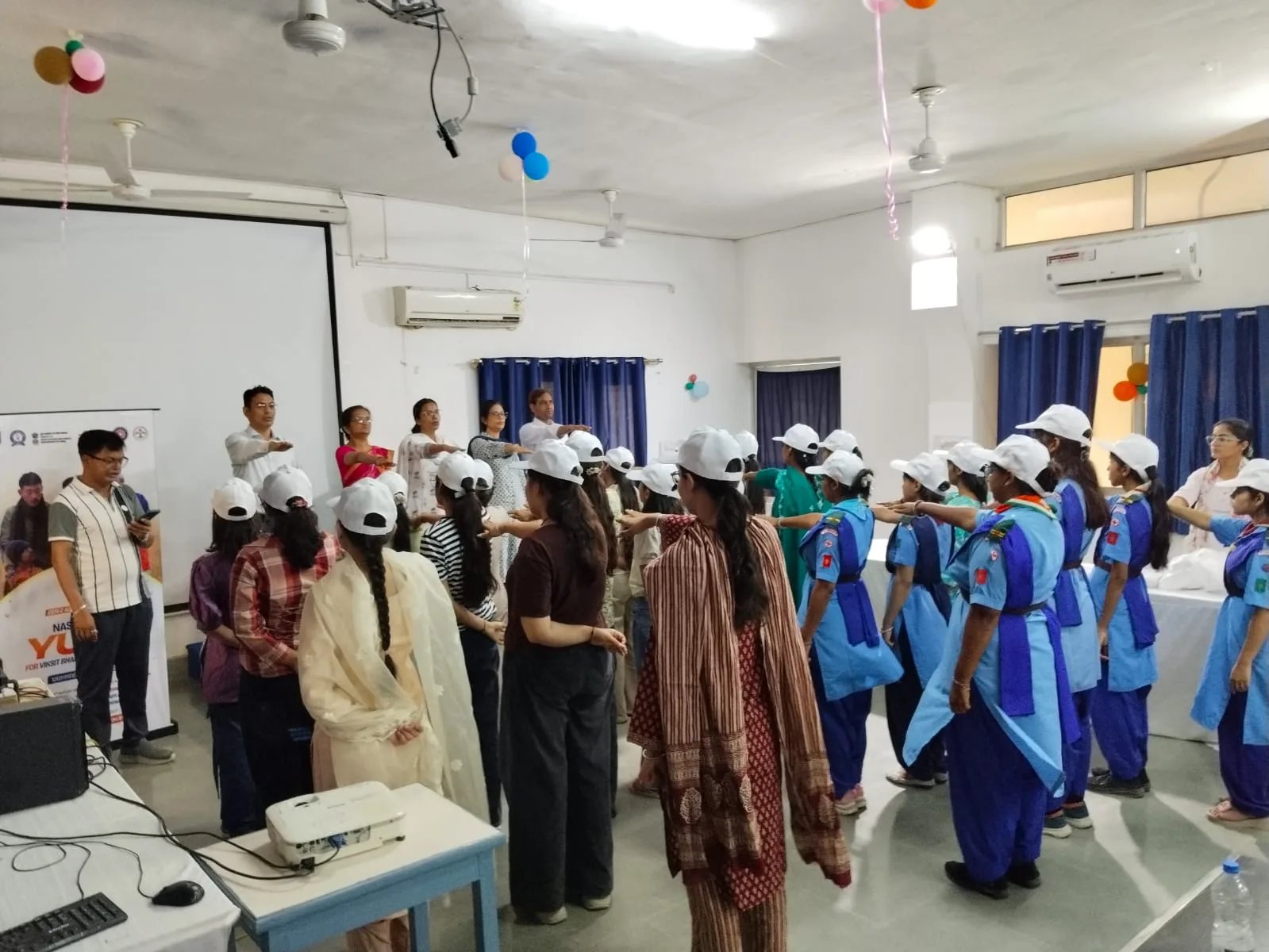 प्रधानमंत्री के “नशा मुक्त भारत” संबोधन का ज़िले में सीधा प्रसारण