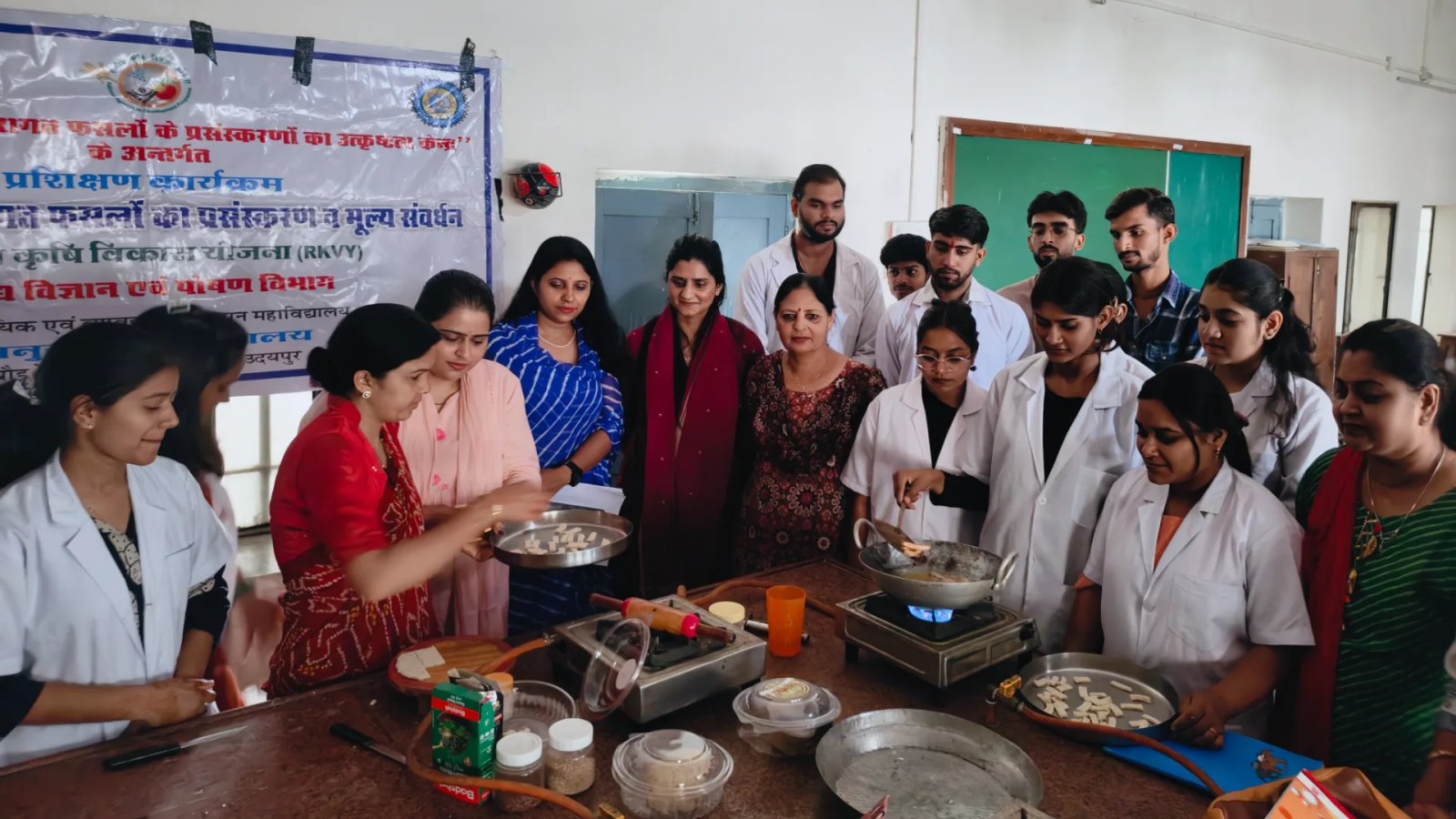 सामुदायिक एवं व्यावहारिक विज्ञान महाविद्यालय मे मोटे अनाज प्रसंस्करण एवं मूल्य संवर्धन पर दो दिवसीय प्रशिक्षण सम्पन्न