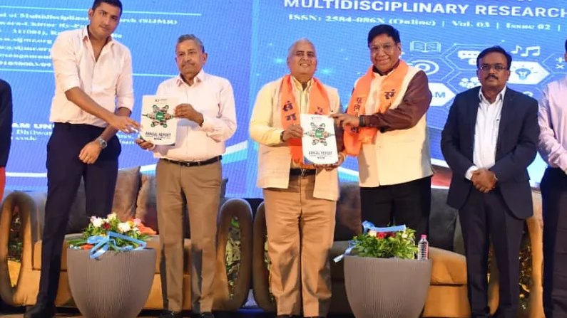 Think Big, Keep Learning, Stay Future-Ready: Rampal Soni Inspires Freshers at Sangam University