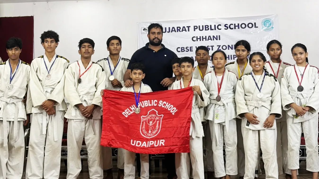 डीपीएस, उदयपुर का सीबीएसई वेस्ट जोन जूडो चैंपियनशिप में शत-प्रतिशत पदक प्रदर्शन, 11 खिलाड़ियों ने जीते 11 पदक