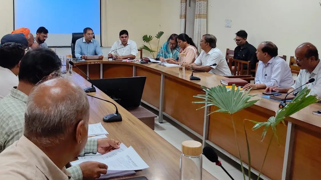 जिला स्तरीय सतर्कता समितिः बैठक में दिये प्रकरणों के गुणवत्तापूर्ण निस्तारण के निर्देश