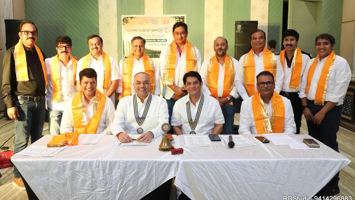 रोटरी क्लब उदयपुर हेरिटेज की नई कार्यकारिणी ने ली शपथ