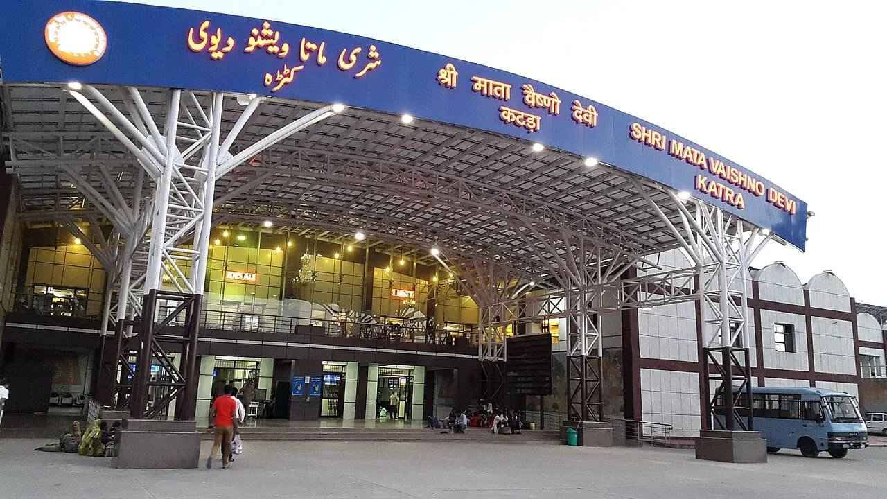 माता वैष्णो देवी के भक्तों के लिए खुशखबरी साबरमती-जम्मूतवी ट्रेन अब कटरा तक जाएगी