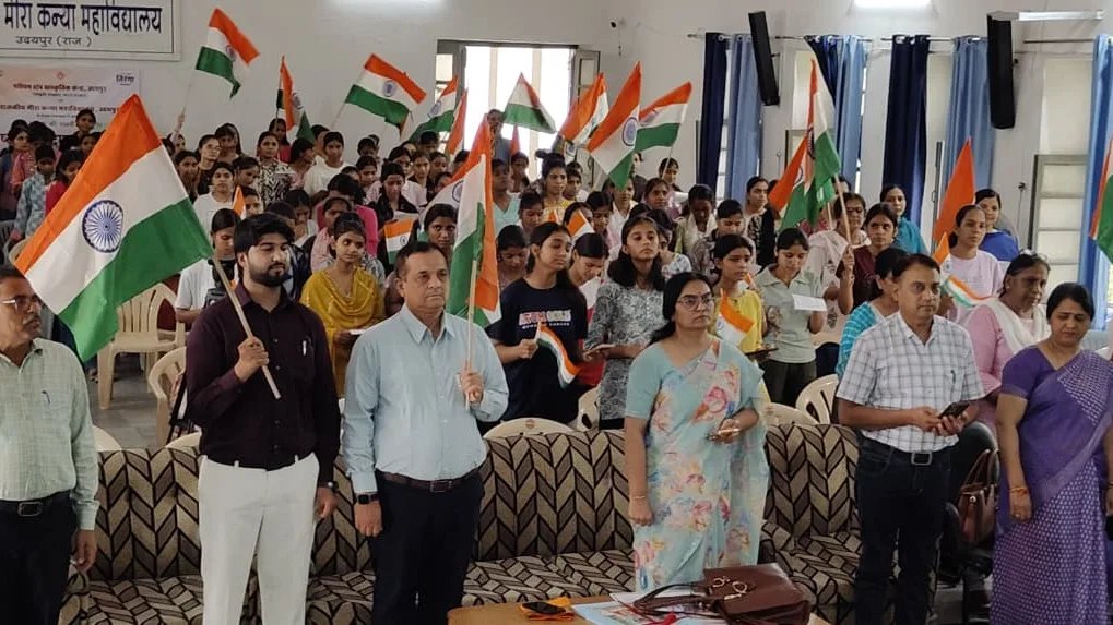 वंदे मातरम् के सामूहिक गायन में स्वर, उच्चारण और भाव की शुद्धता का अभ्यास