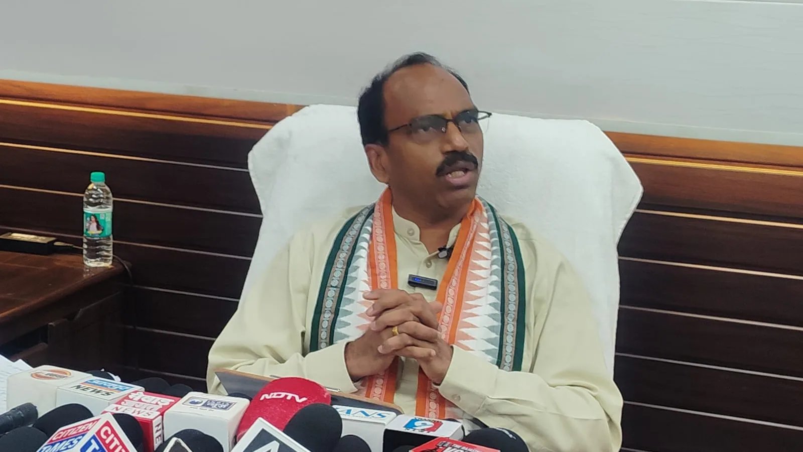 पूरे सत्र में विपक्ष का काम सिर्फ हंगामा खडा करना रहा, रवैया और प्रश्न बदलकर पलायन करते रहे: सांसद डॉ मन्नालाल रावत