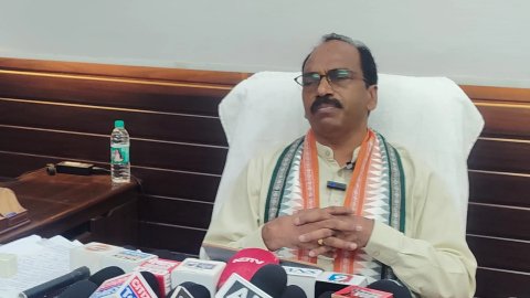 पूरे सत्र में विपक्ष का काम सिर्फ हंगामा खडा करना रहा, रवैया और प्रश्न बदलकर पलायन करते रहे: सांसद डॉ मन्नालाल रावत