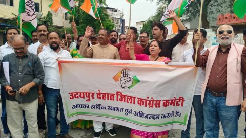 हल्द्वानी में खड़गे के सभा स्थल को पानी से धोने और हवन करने का मामला: देहात कांग्रेस का जोरदार प्रदर्शन, कड़ी कार्रवाई की मांग